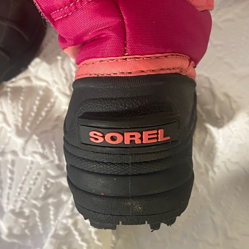 Sorel Kids' Fuchsia and Black Snow Boots Size 6. Fun Sliding Puddle Jumpers Snow - Picture 3 of 7
